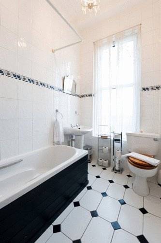Twin-Ensuite Ardleigh House